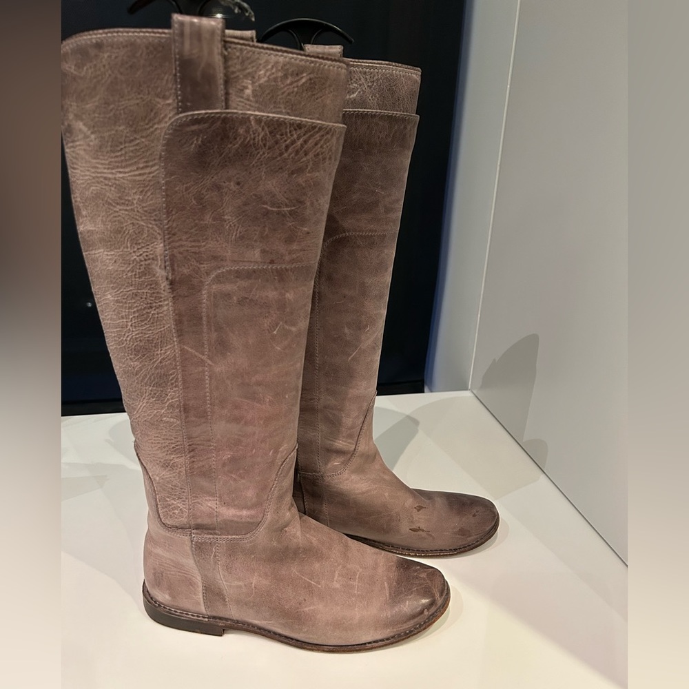 Frye tan/taupe distressed pull on cowboyish boot